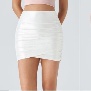 HALARA White Ruched Mini Skirt